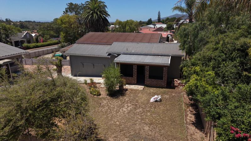 2 Bedroom Property for Sale in Albertinia Western Cape